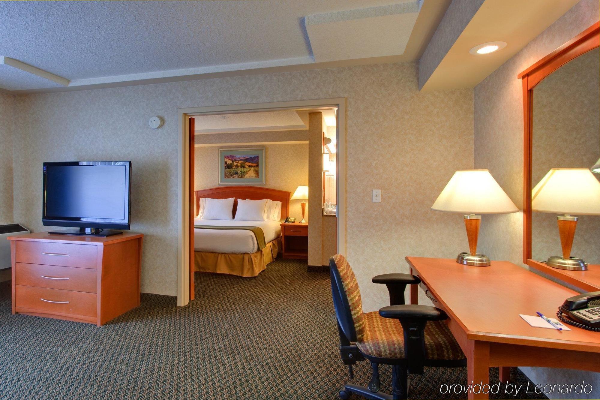 Express And By Ihg Hotel 3*