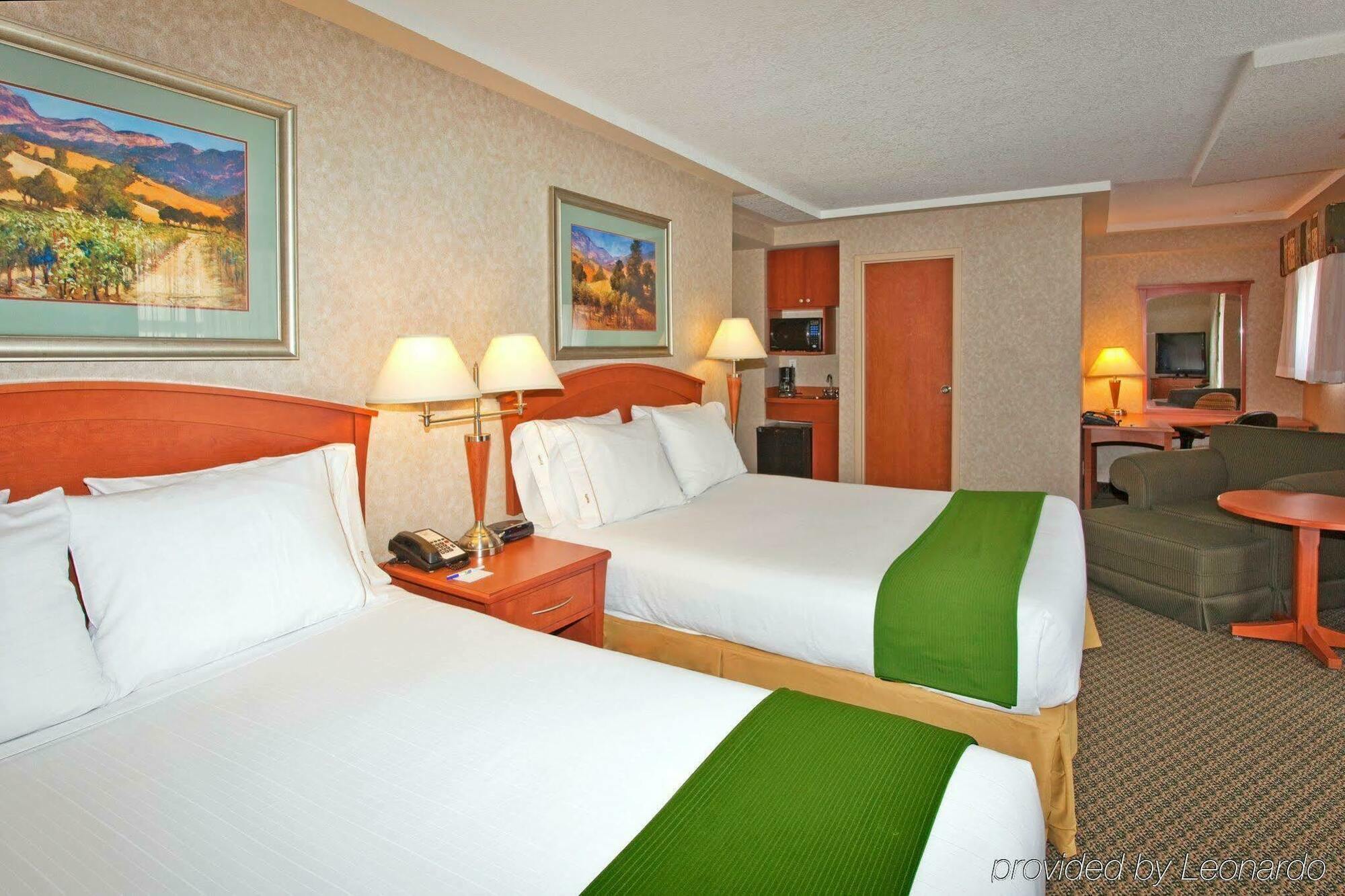 Hotel Express And By Ihg Calgary