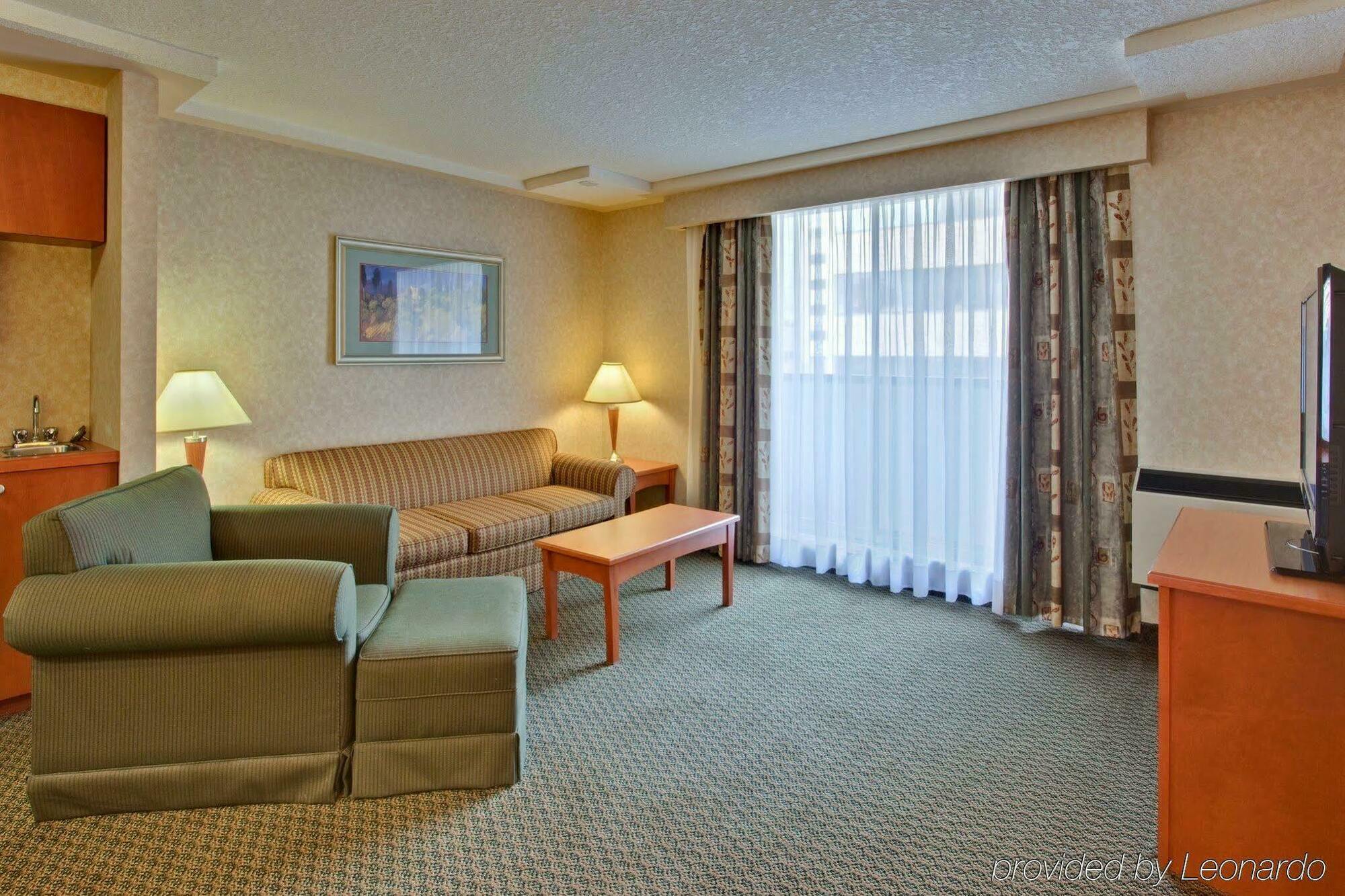 Express And By Ihg 3* Calgary