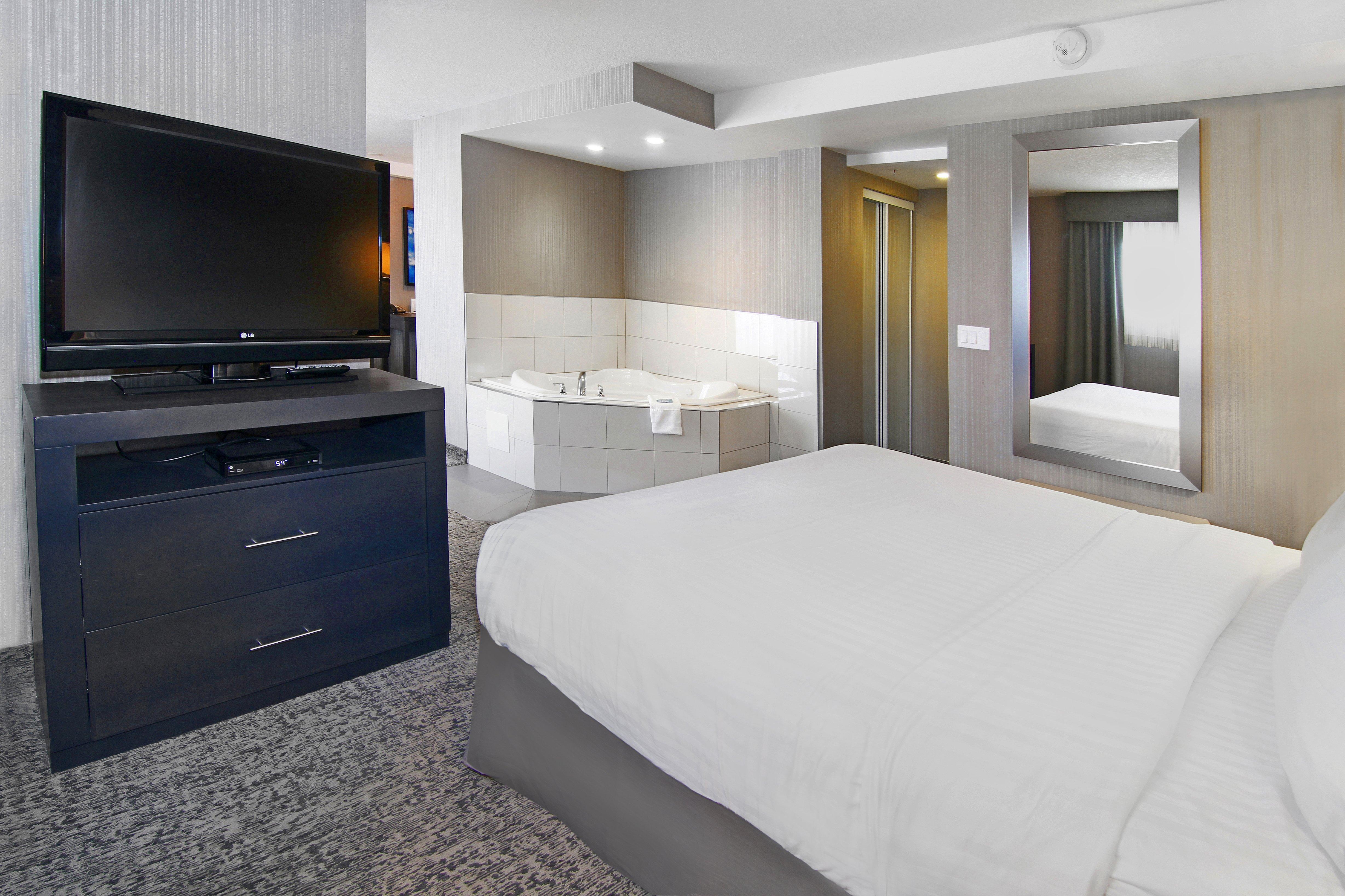 Express And By Ihg 3*